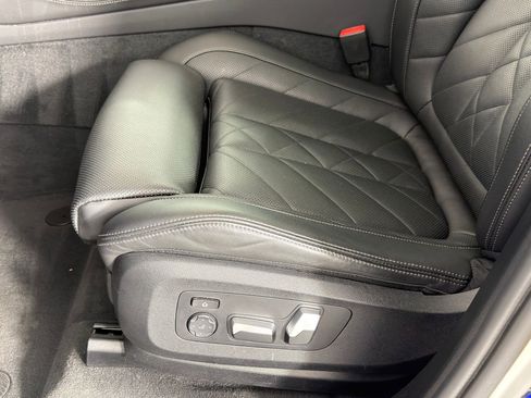 Used 2023 BMW X5 sDrive40i w/ Premium Package image 11