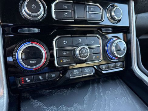 Certified 2023 GMC Yukon Denali w/ Advanced Technology Package image 17