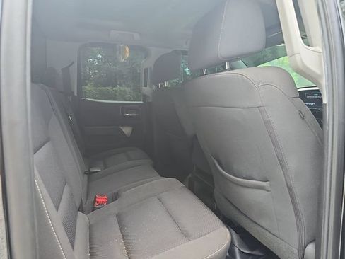 Used 2019 Chevrolet Silverado 1500 LT RWD image 27