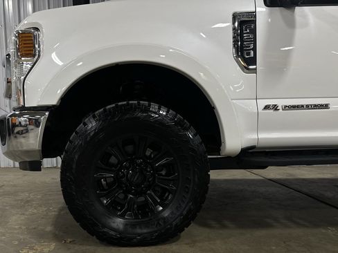 Used 2021 Ford F250 Lariat w/ Tremor Off-Road Package AWD/4WD image 30