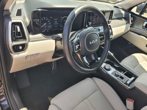 Used 2023 Kia Sorento SX Prestige w/ Panoramic Sunroof Package AWD/4WD image 9