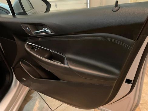 Used 2017 Chevrolet Cruze LT image 73