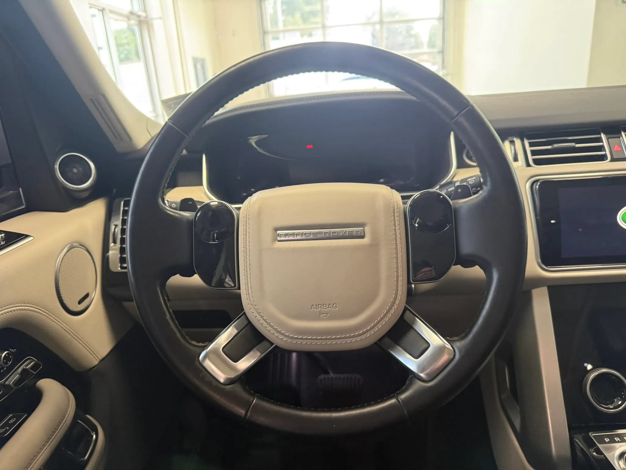 Used 2020 Land Rover Range Rover HSE AWD/4WD image 13