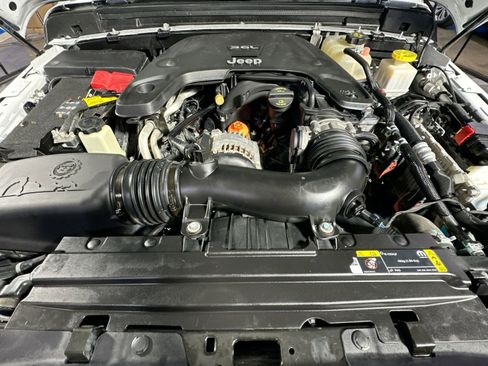 Used 2021 Jeep Gladiator Rubicon image 40