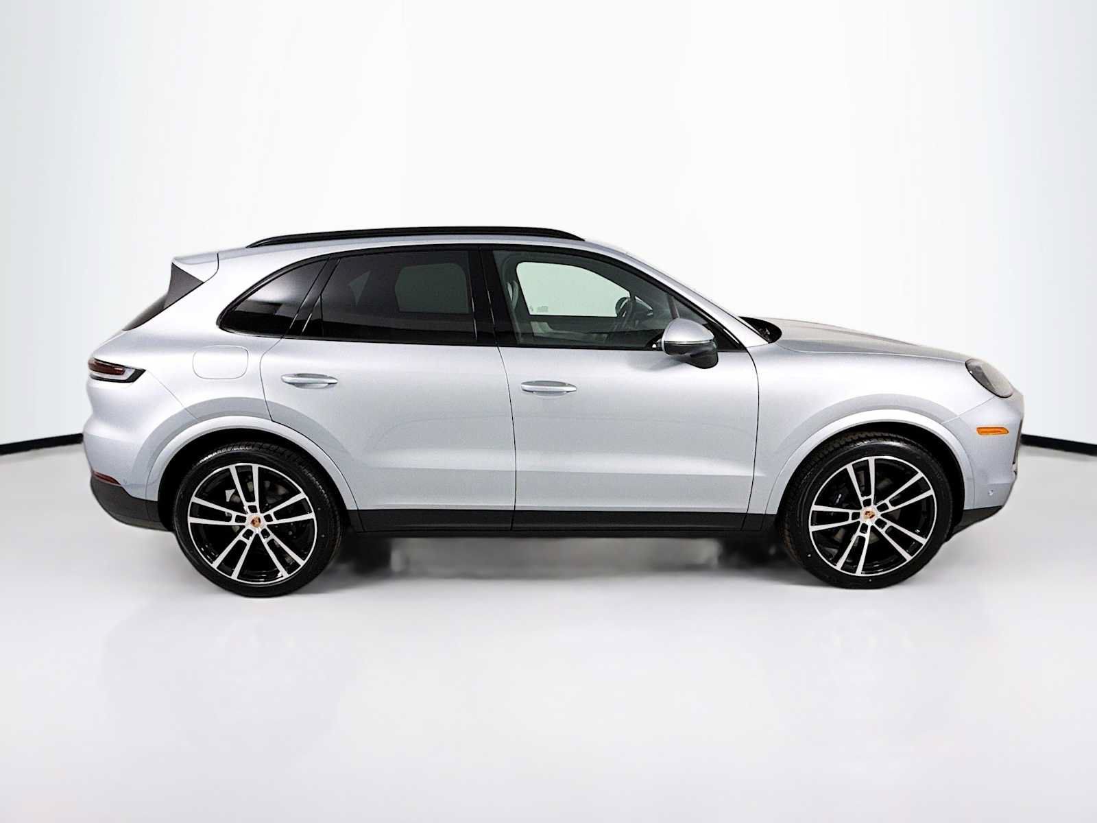 Used 2026 Porsche Cayenne AWD/4WD image 8