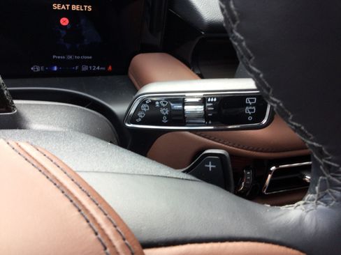 New 2026 Lincoln Aviator Reserve AWD/4WD image 17