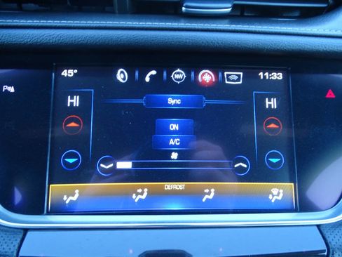 Used 2017 Cadillac XT5 Luxury image 28