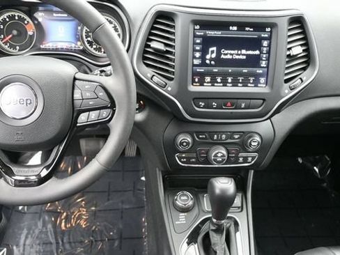 Used 2023 Jeep Cherokee Altitude Lux AWD/4WD image 12