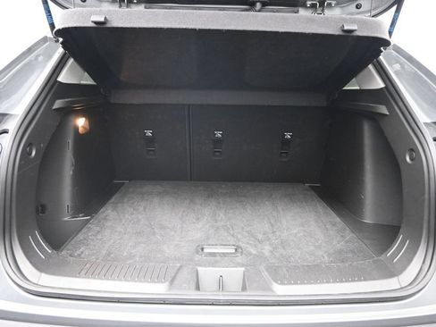 Used 2025 Chevrolet Trax LT w/ LT Convenience Package FWD image 25
