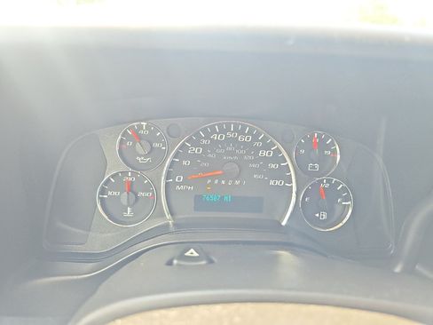 Used 2015 Chevrolet Express 2500 RWD image 22