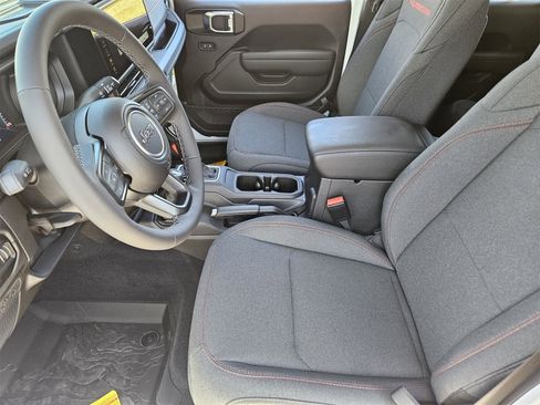 New 2025 Jeep Gladiator Rubicon w/ Convenience Group image 14