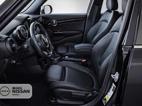 Used 2016 MINI Cooper 4-Door Hardtop FWD image 6