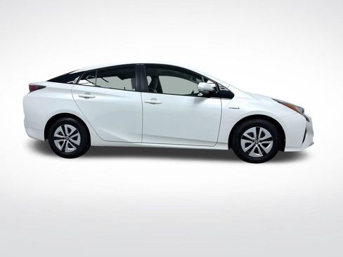 Used 2017 Toyota Prius Four FWD image 10