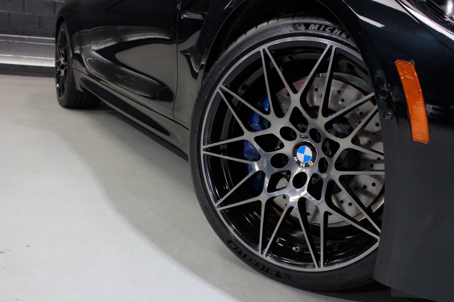 Used 2018 BMW M4 Coupe w/ Competition Package RWD image 23