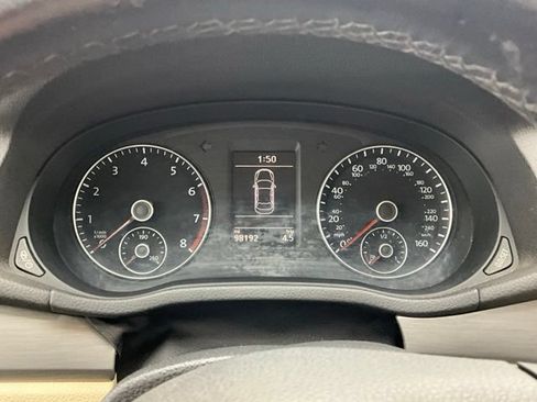 Used 2015 Volkswagen Passat 1.8T SE FWD image 9