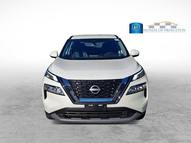 Used 2023 Nissan Rogue SV AWD/4WD image 2