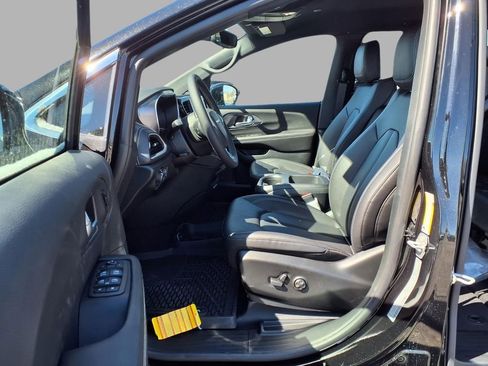 New 2026 Chrysler Pacifica Select image 20
