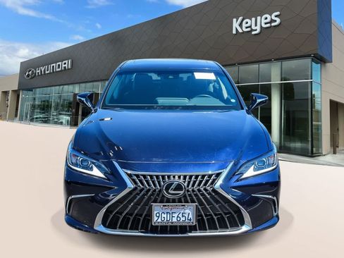 Used 2023 Lexus ES 300h w/ Premium Package FWD image 2
