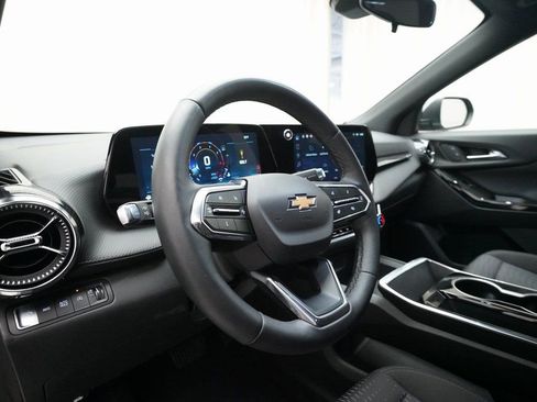 Certified 2025 Chevrolet Equinox LT image 8