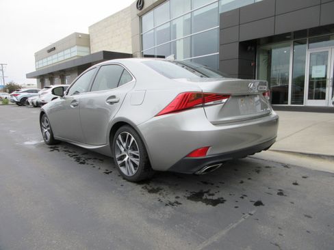 Used 2018 Lexus IS 300 AWD image 5
