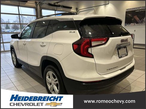 Certified 2024 GMC Terrain SLE w/ Driver Convenience Package image 5