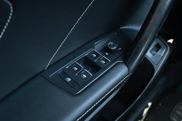 Used 2024 Volkswagen Tiguan SE AWD/4WD image 18