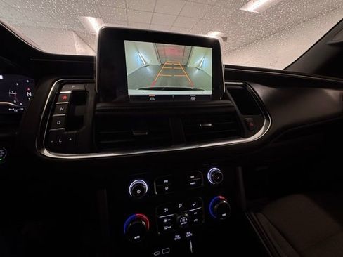 Used 2022 GMC Yukon XL SLE image 17