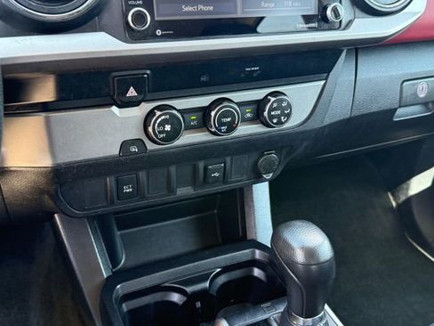 Used 2020 Toyota Tacoma SR5 image 20