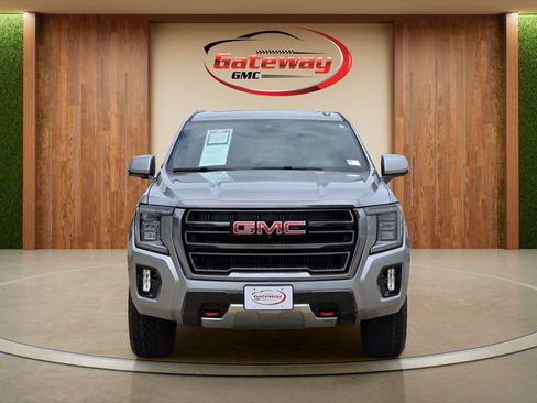 Used 2024 GMC Yukon AT4 w/ Technology Package AWD/4WD image 2