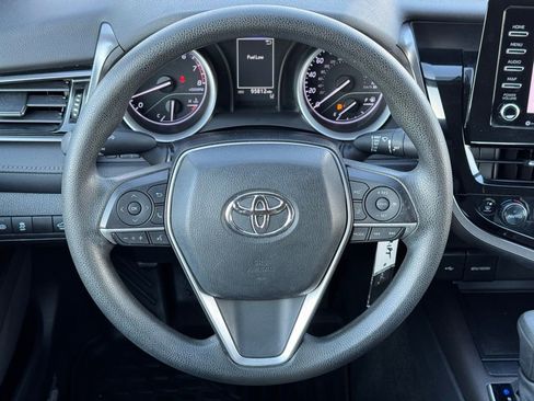 Used 2022 Toyota Camry LE image 21