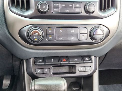 Used 2015 Chevrolet Colorado Z71 AWD/4WD image 21