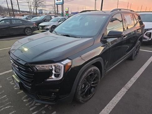 Used 2022 GMC Terrain SLT w/ Tech Package image 22