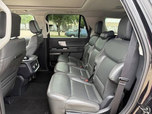 Used 2025 Ford Expedition Active AWD/4WD image 28