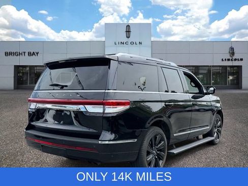 Used 2023 Lincoln Navigator Reserve w/ Monochromatic Package AWD/4WD image 5