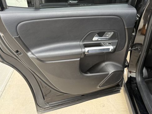 Used 2020 Mercedes-Benz GLB 250 4MATIC image 19