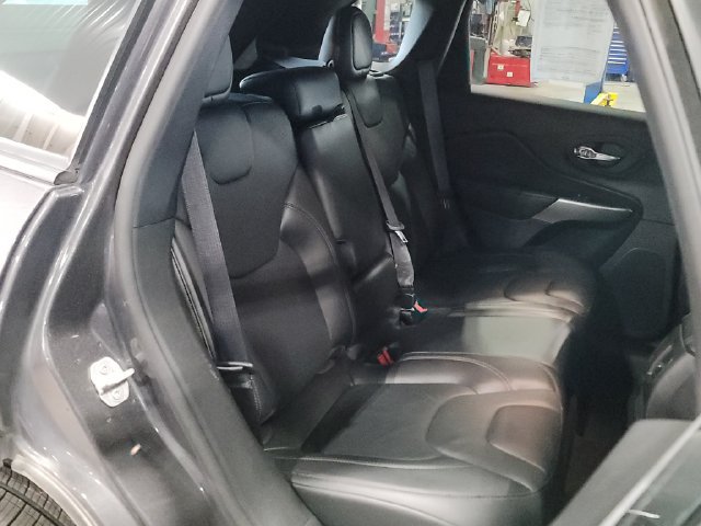 Used 2020 Jeep Cherokee High Altitude AWD/4WD image 35