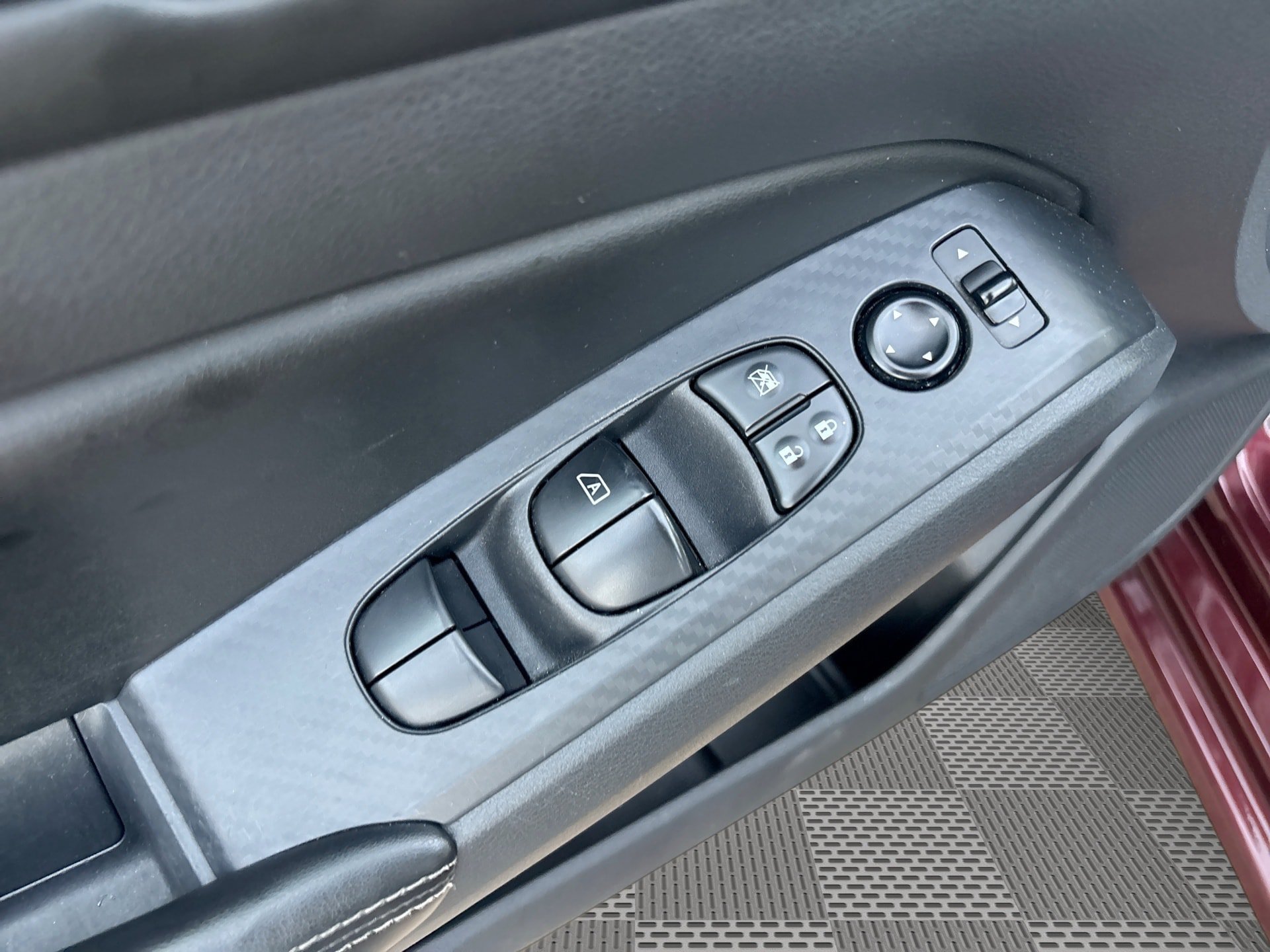 Used 2025 Nissan Altima 2.5 SV FWD image 15