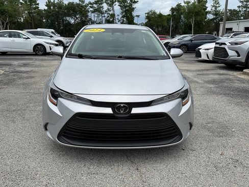 Used 2024 Toyota Corolla LE FWD image 2