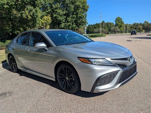 Used 2022 Toyota Camry XSE w/ Carpet Mat Package (TMS) image 8