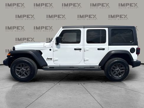 Used 2025 Jeep Wrangler Unlimited Sport AWD/4WD image 4