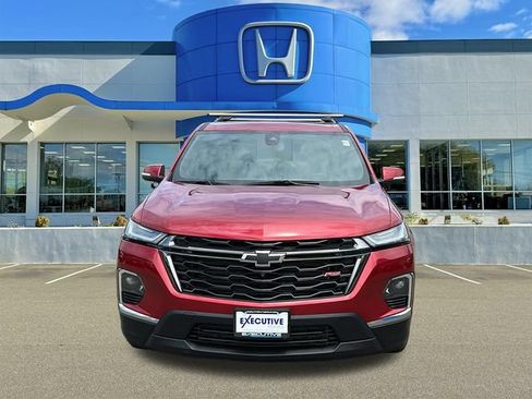 Used 2023 Chevrolet Traverse RS AWD/4WD image 2