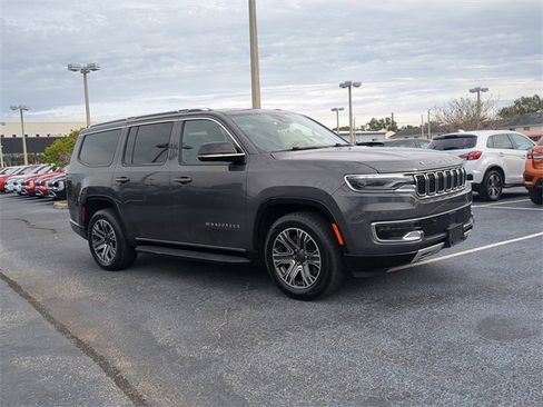 Used 2024 Jeep Wagoneer Series II image 4