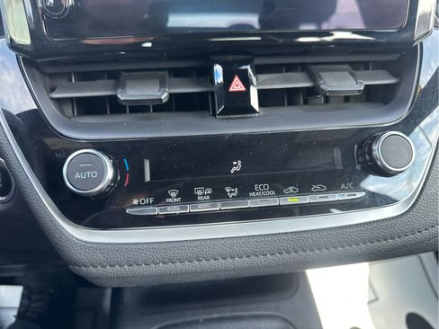 Used 2024 Toyota Corolla Sedan w/ SE Convenience Package image 29