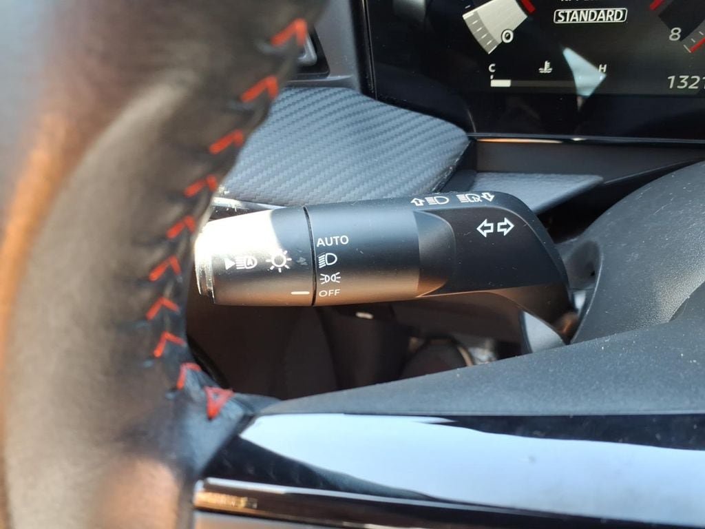 Used 2025 Nissan Kicks SR AWD/4WD image 25