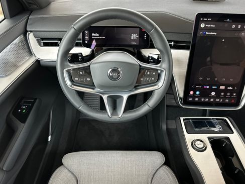 Certified 2025 Volvo EX90 Ultra AWD/4WD image 15