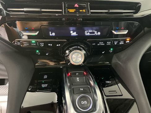 Used 2025 Acura MDX SH-AWD w/ Technology Package image 21
