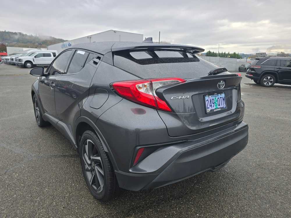 Used 2021 Toyota C-HR XLE FWD image 2