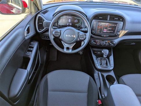 Used 2024 Kia Soul LX w/ Option Group 015 image 16