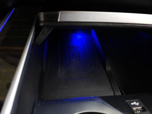 Used 2025 BMW X7 xDrive40i w/ Premium Package AWD/4WD image 39