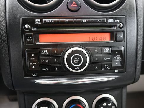 Used 2011 Nissan Rogue S image 22